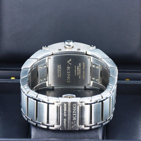Jorg Hysek V-King VK04 Automatic, Silver Dial - Stainless Steel on Bracelet - Picture 4 of 9